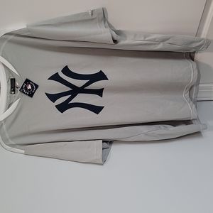 Yankees T shirt